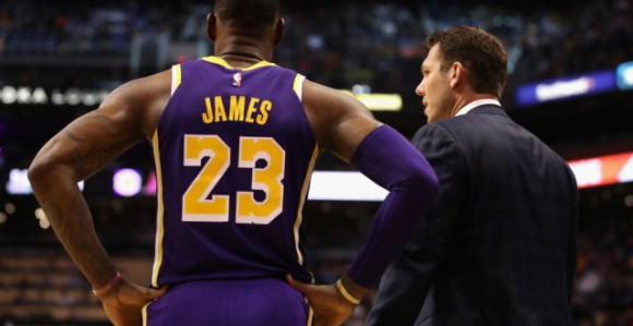 Lebron ignoriše trenera i radi šta želi!