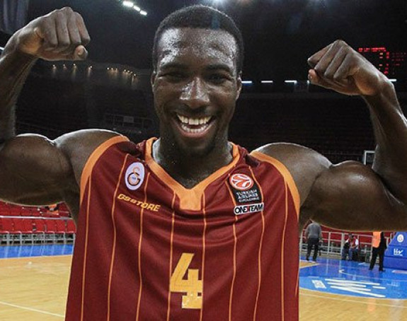 Bivši centar Olimpijakosa na meti Partizana!