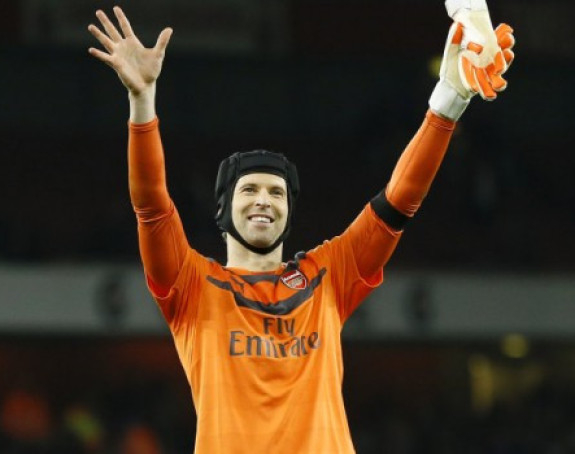 Голман Арсенала, Петр Чех, ушао у историју Премијер лиге!
