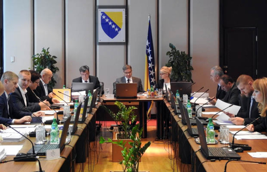 Potrošiće milione mimo zakona