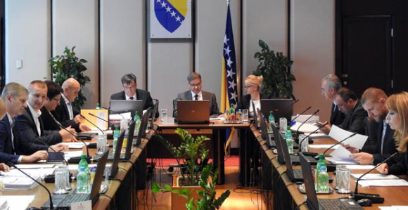 Potrošiće milione mimo zakona