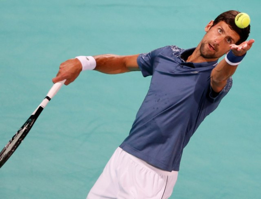 Novak: Navijači, izvinite...!