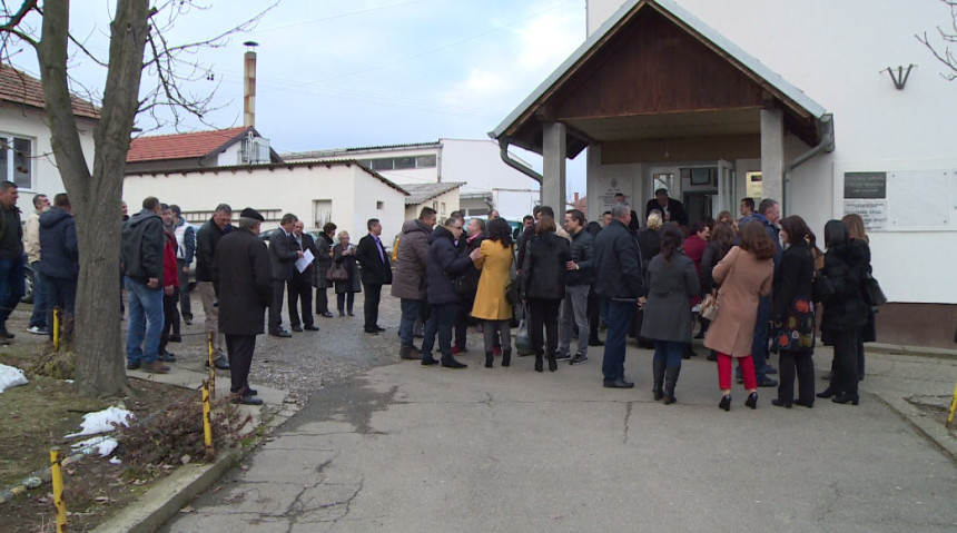 Nakon 30 godina u školskim klupama