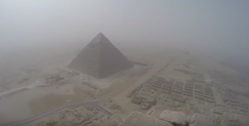 Шта се налази на врху Кепсове пирамиде?