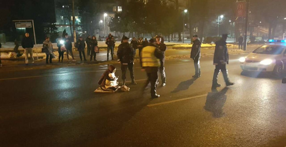 Protest: Sa bebom na glavnu ulicu