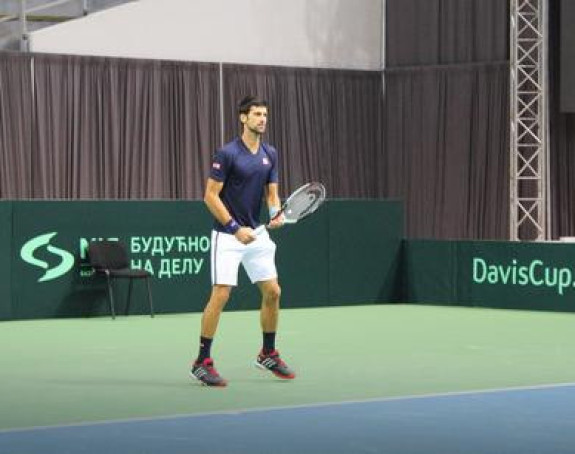 Sa aerodroma u halu: Novak trenirao u Čairu!