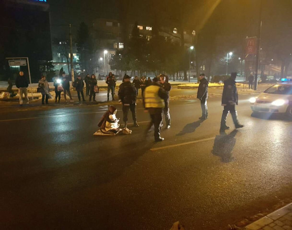Protest: Sa bebom na glavnu ulicu