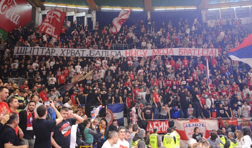 Bravo "navijači"! EL pokrenula postupak protiv Zvezde zbog Omića!