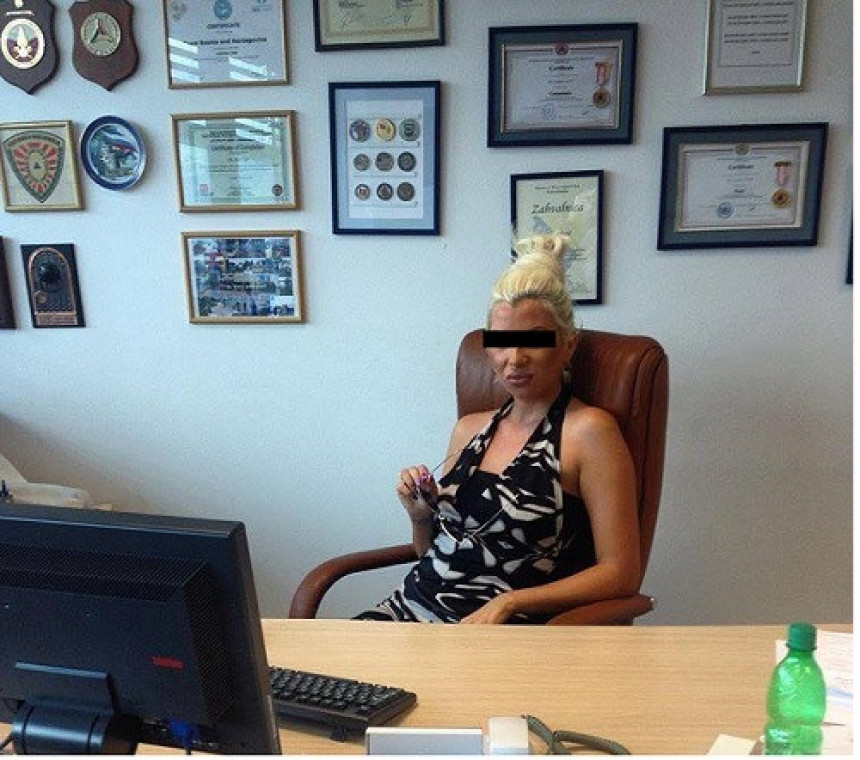 Raspusni život političara 