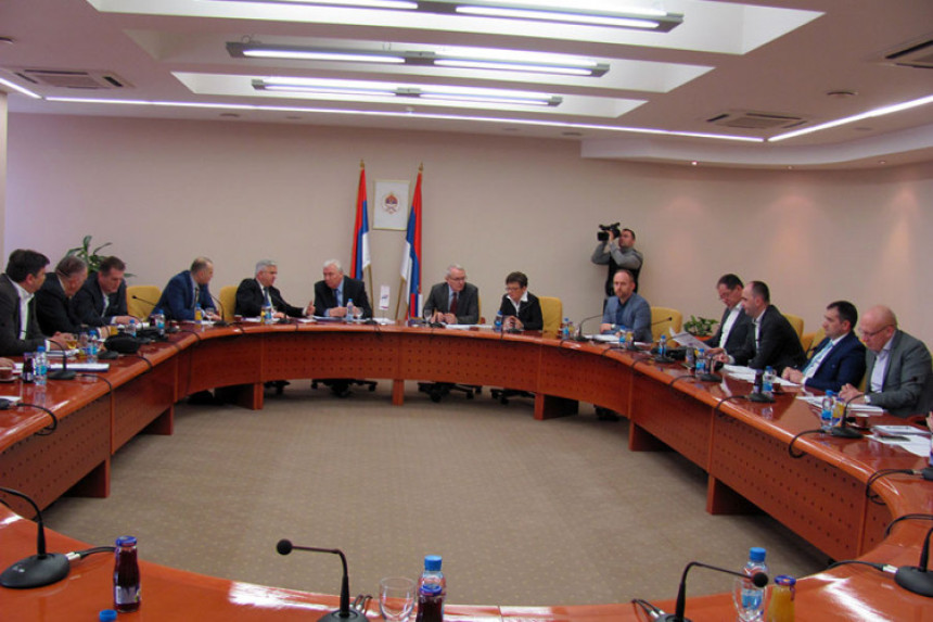 ДНС прихватио кандидатуре СНСД  