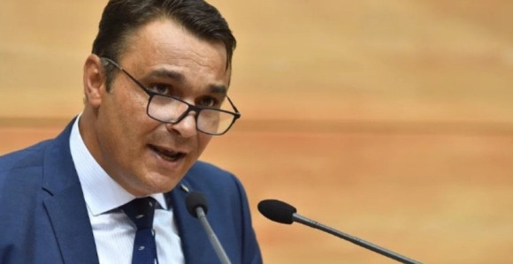 Кандидује се за предсједника РС?