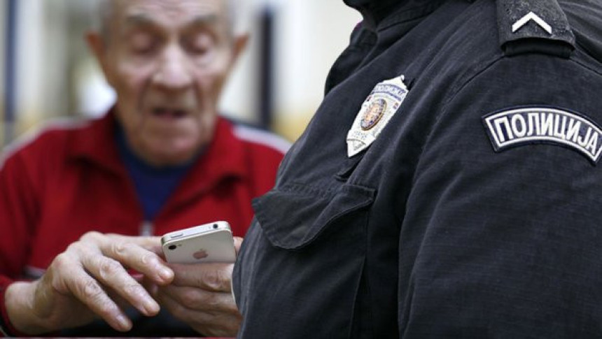 Alo policijo, pobjegla mi žena 