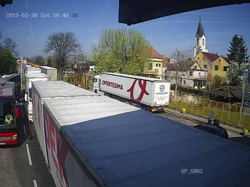 Gradiška: Čekanje do jedan čas