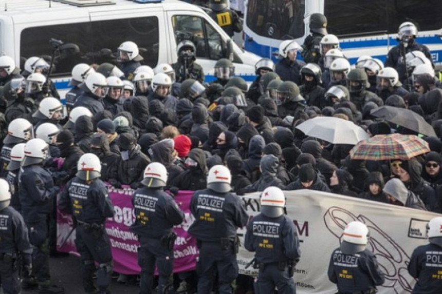 400 uhapšenih na protestima ljevičara 