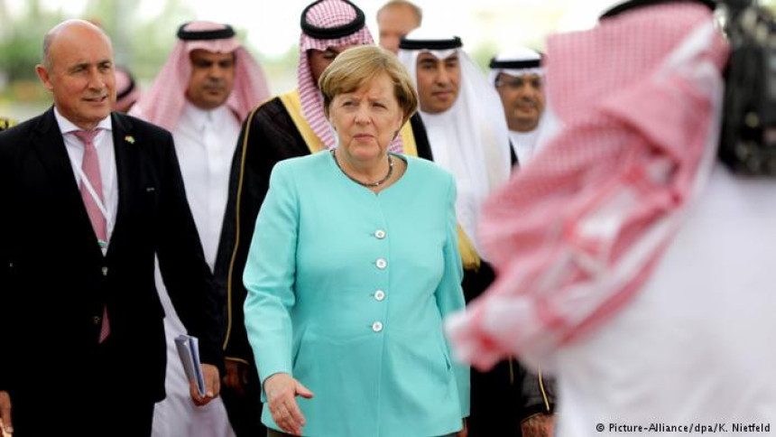 Merkel u Arabiji - gologlava