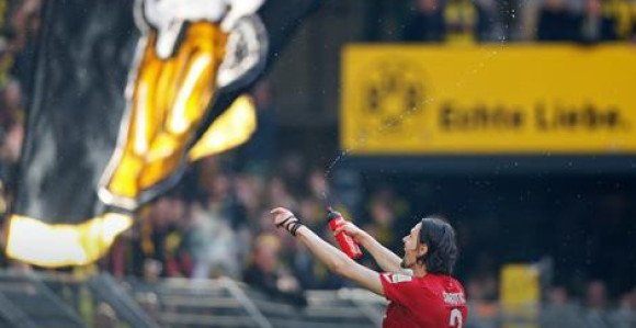 Video: ''Žuti zid'' se poklonio Nevenu Subotiću!