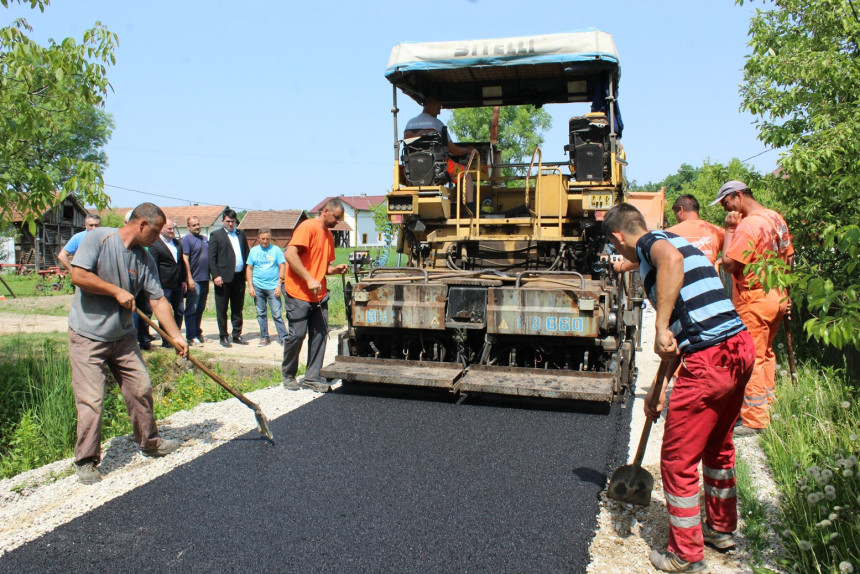 Нови асфалт у селу Мртвица 