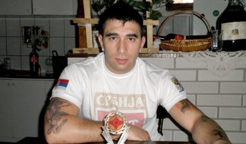 Izrešetan MMA borac u Pančevu