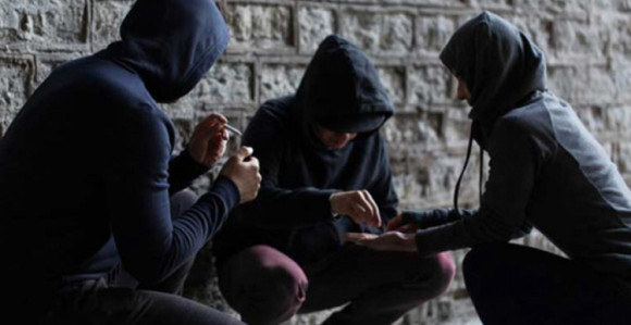 Rasturaju drogu već sa 15 godina