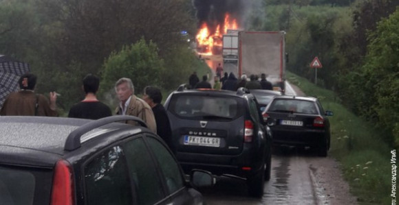 Sudar: Izgorjelo četvoro putnika