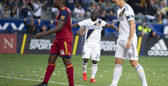 Video: Zlatan voli kad je ljut, a Onuoha je bijesan!