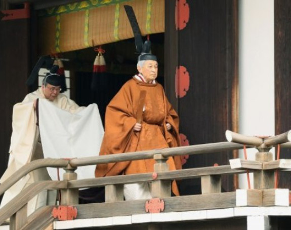 Јапански цар се одриче пријестола