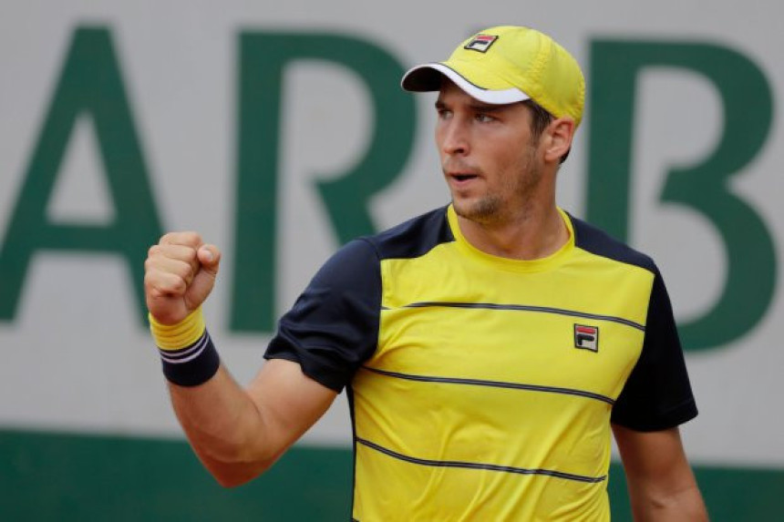 RG: Odlična tri seta Lajovića nedovoljna za Zvereva!