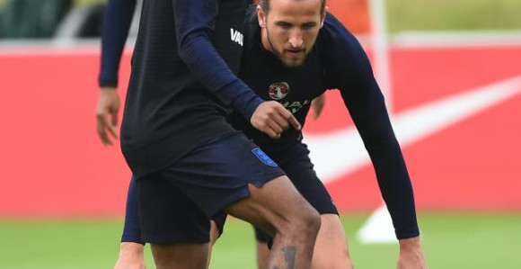 Sterling, odvratna tetovaža i "šut karta" iz Engleske!