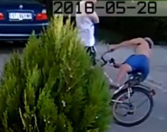 Snimak brutalnog napada na starca