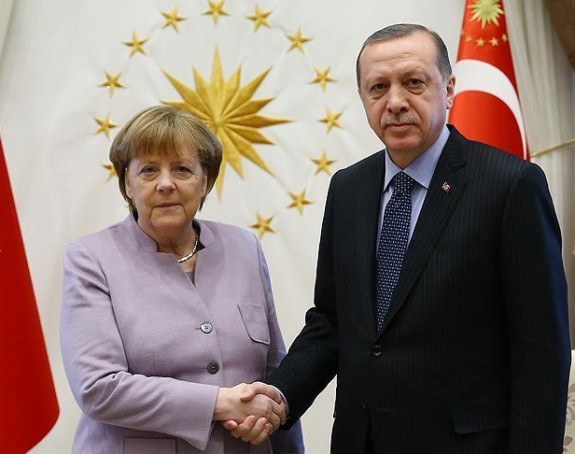 Merkelova pozvala Erdogana u Berlin