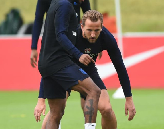 Sterling, odvratna tetovaža i "šut karta" iz Engleske!