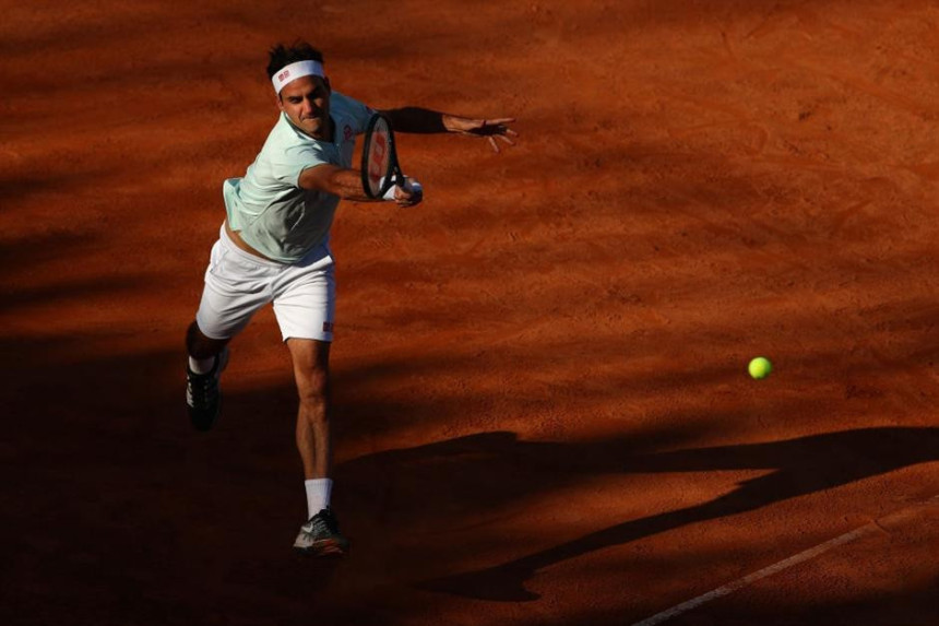 Federer "mator"? Ma, jok, igrao sa tatom protivnika...!