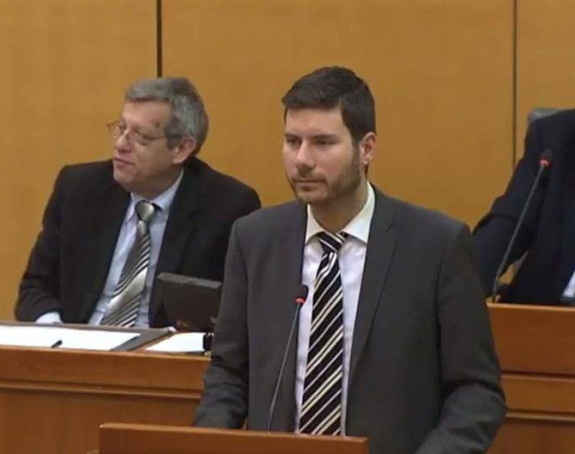 Pernar u Saboru šutio 8 minuta