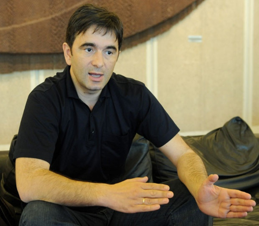 Полиција упала у стан Медојевића