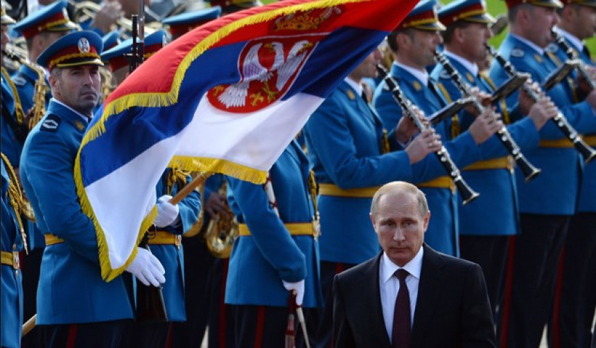 Putin s tenkovima stiže u Beograd