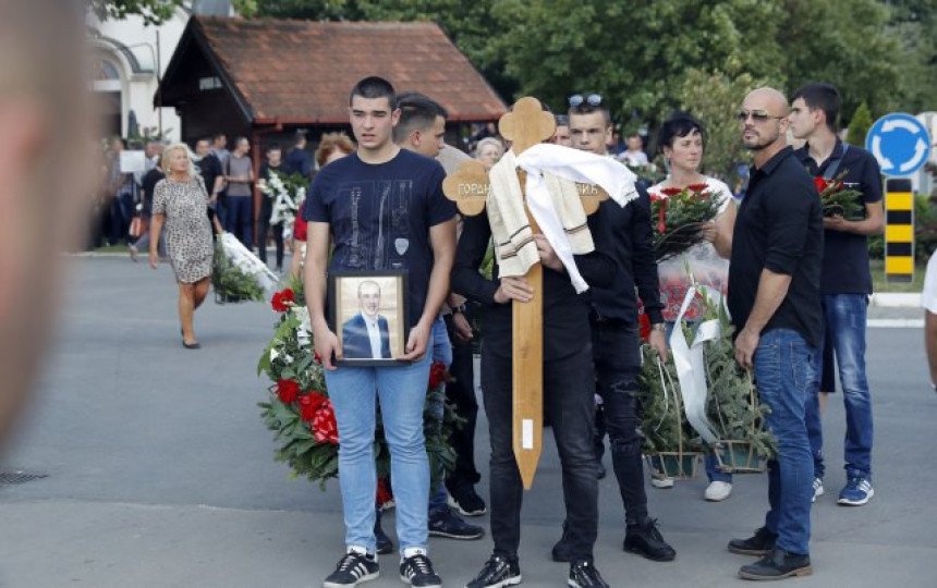 Sahranjen Goran Bunjevčević...