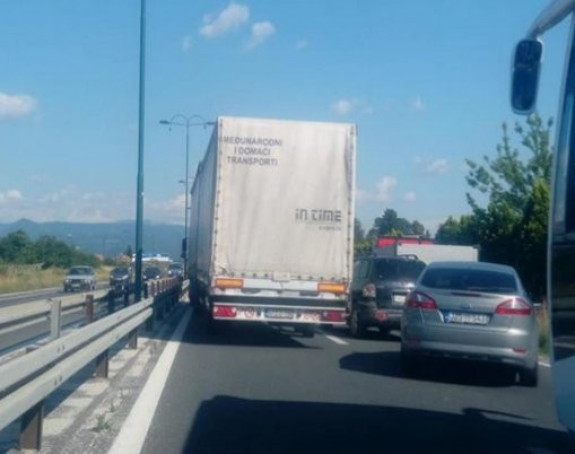 Lančani sudar kod Sarajeva