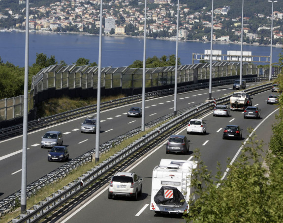 Gust saobraćaj prema Jadranu