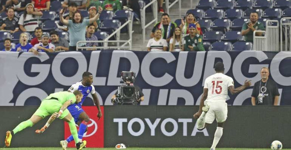 Gold kup: Kanađani i Borjan častili sirotinju!