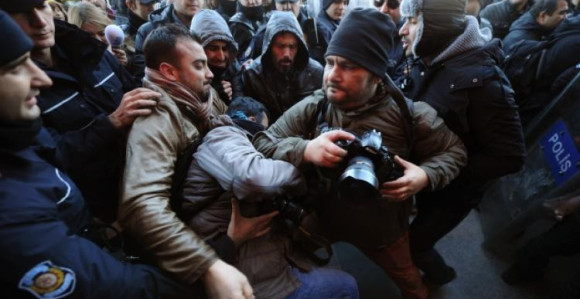 Turska: U pritvoru 17 novinara "terorista"