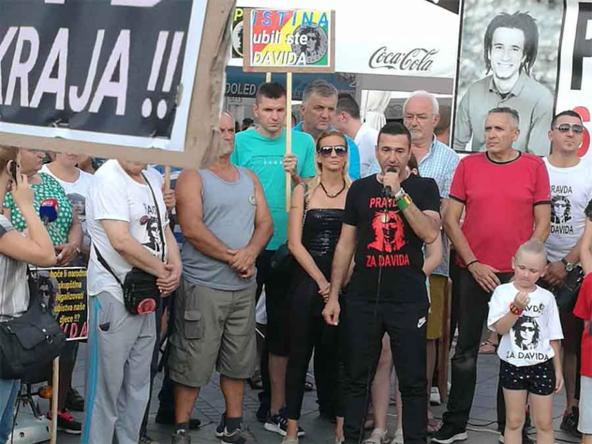 "Црно по њих да црње не може“