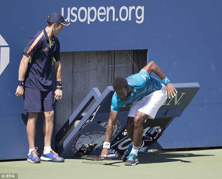 Video - US Open: ON skače, ON lobuje, ON smečuje, ON LOMI...SAT NA TERENU!!!