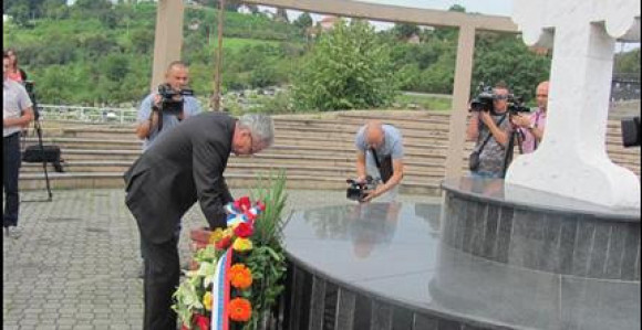 Savanović: Vršiti pritisak na Tužilaštvo