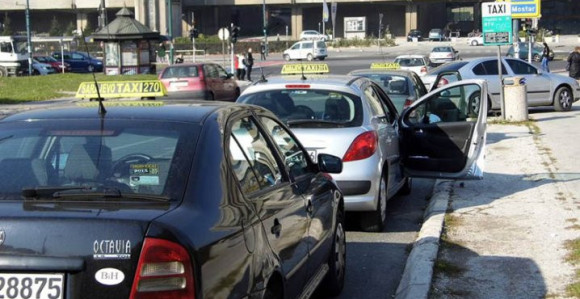 Šala: Taksiste zovu i kada se zaglave u liftu