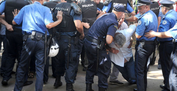 Suzavecem spriječeni da uđu u Skupštinu CG