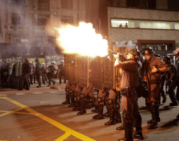 Brazil: Suzavac na pristalice predsjednice