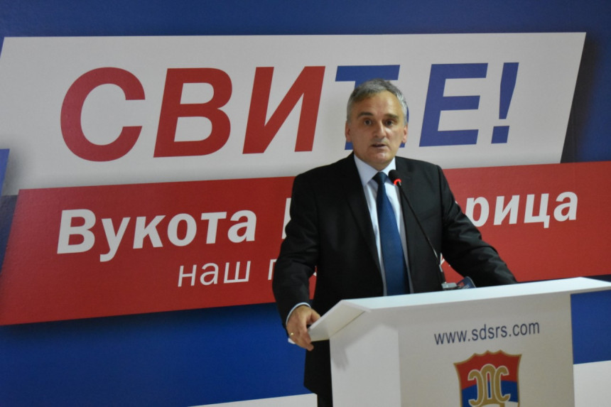 SDS: Loša politika ugrozila standard