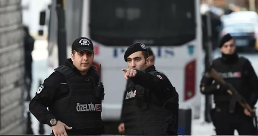 Novopazarac sa šestog sprata skočio u smrt