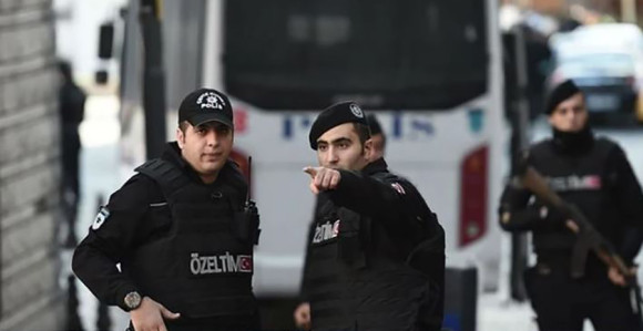 Novopazarac sa šestog sprata skočio u smrt