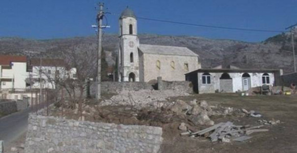 Kazniti one koji šalju prijetnje Srbima u Mostaru